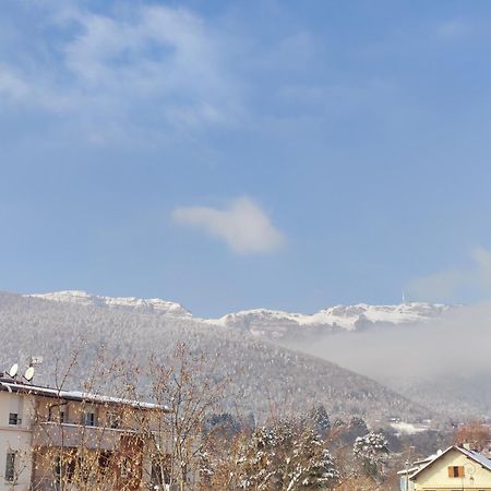 Luxury Apartment «Le Jurassien», Gex-Geneve Cessy エクステリア 写真