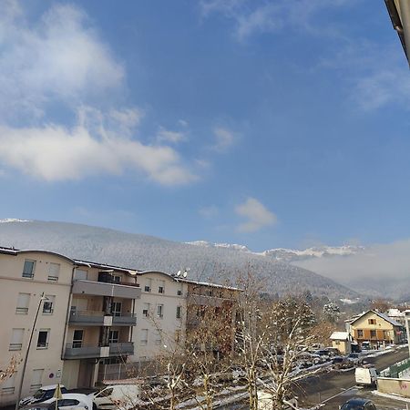 Luxury Apartment «Le Jurassien», Gex-Geneve Cessy エクステリア 写真