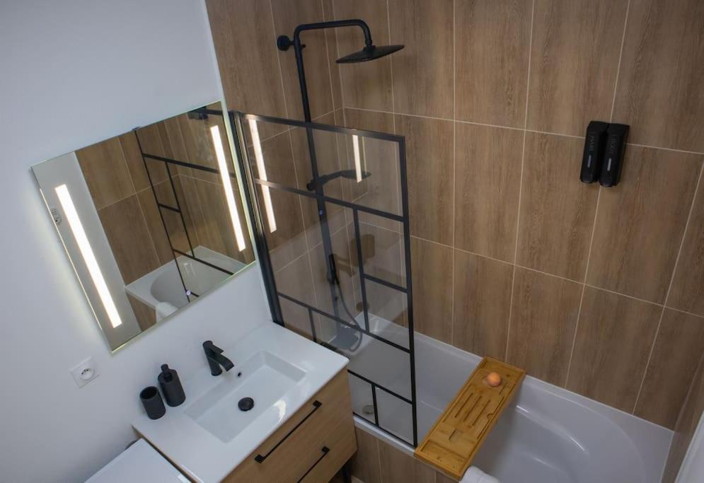 Luxury Apartment «Le Jurassien», Gex-Geneve Cessy エクステリア 写真
